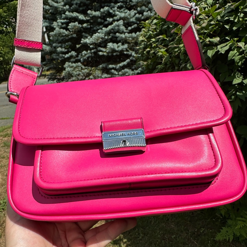 Michael Kors Bradshaw Medium Leather Messenger Bag Dragonfruit Pink NWT - Picture 4 of 13